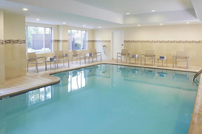 Imagen de la piscina del Hotel Springhill Suites By Marriott Atlanta Six Flags. Foto 19
