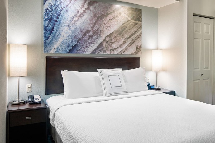 Imagen de la habitación del Hotel Springhill Suites By Marriott Bakersfield. Foto 12