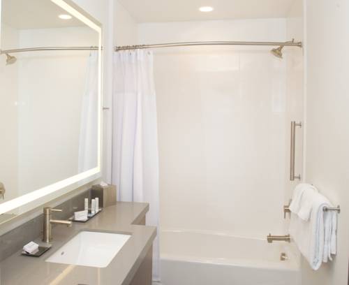 Imagen de la habitación del Hotel Springhill Suites By Marriott Bend. Foto 3