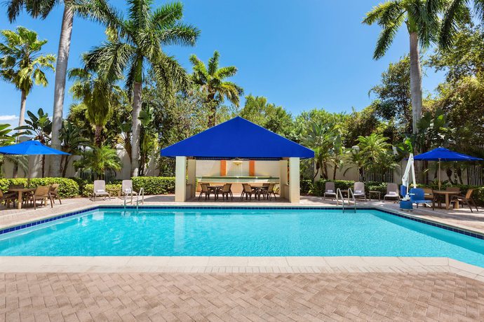 Imagen de la piscina del Hotel Springhill Suites By Marriott Boca Raton. Foto 20