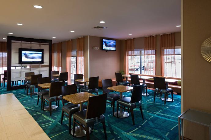 Imagen del bar/restaurante del Hotel Springhill Suites By Marriott Bolingbrook. Foto 6