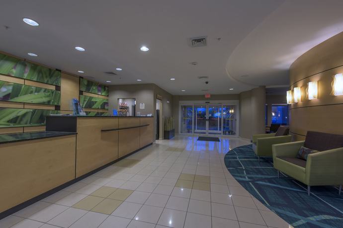 Imagen de los interiores del Hotel Springhill Suites By Marriott Boston Devens Common Center. Foto 18
