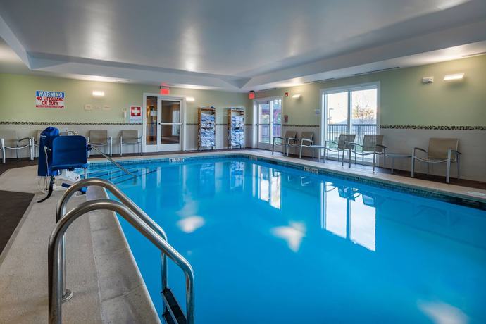 Imagen de la piscina del Hotel Springhill Suites By Marriott Boston Devens Common Center. Foto 20