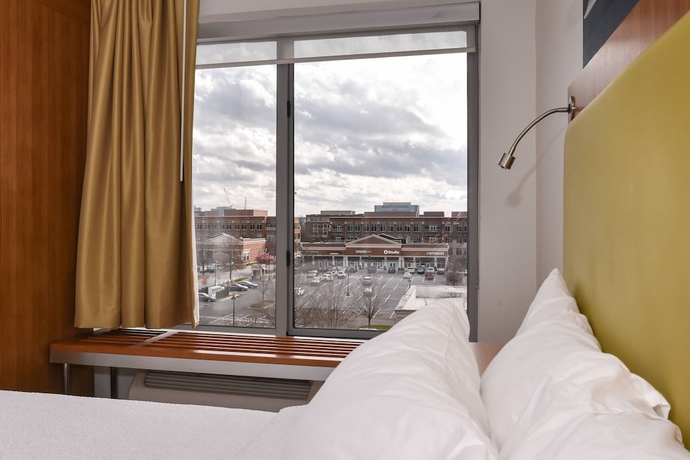 Imagen de la habitación del Hotel Springhill Suites By Marriott Charlotte Ballantyne. Foto 4