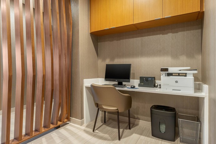 Imagen de los interiores del Hotel Springhill Suites By Marriott Charlotte Southwest. Foto 14