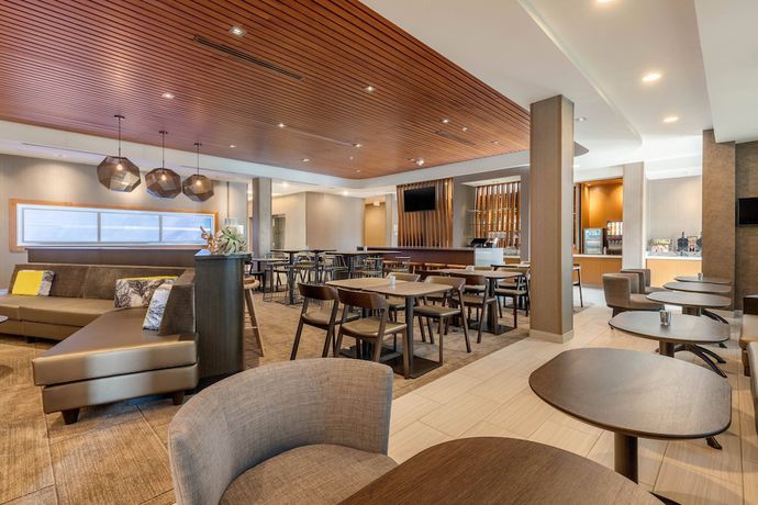 Imagen del bar/restaurante del Hotel Springhill Suites By Marriott Charlotte Southwest. Foto 3