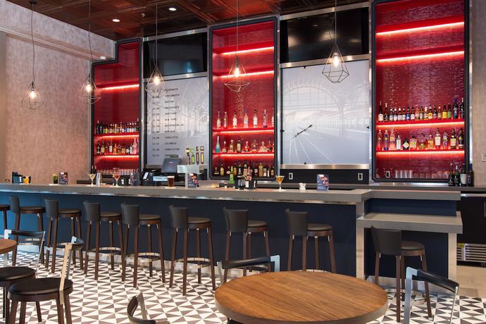 Imagen del bar/restaurante del Hotel Springhill Suites By Marriott Charlotte Uptown. Foto 3