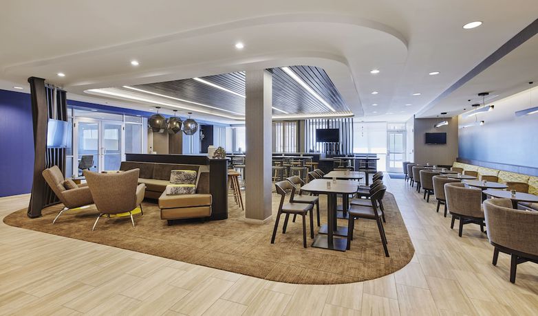Imagen del bar/restaurante del Hotel Springhill Suites By Marriott Chicago Chinatown. Foto 5