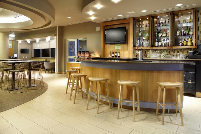 Imagen del bar/restaurante del Hotel Springhill Suites By Marriott Chicago Waukegan/gurnee. Foto 2