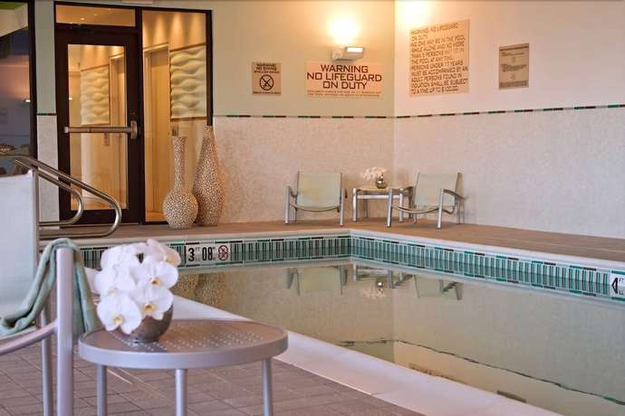 Imagen de la piscina del Hotel Springhill Suites By Marriott Cincinnati Airport South. Foto 17