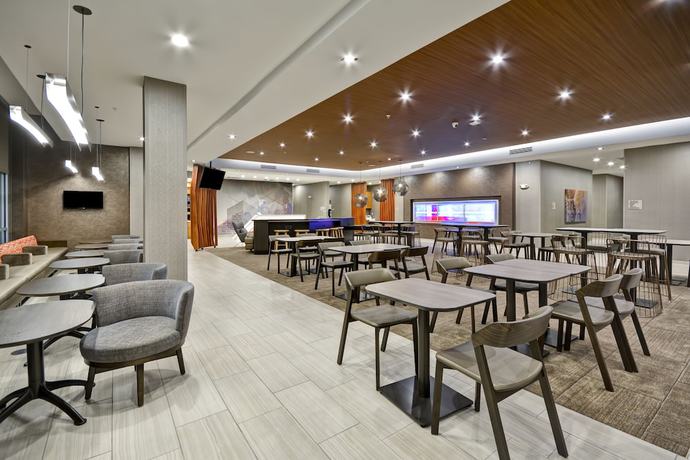 Imagen de los interiores del Hotel Springhill Suites By Marriott Cincinnati Blue Ash. Foto 12