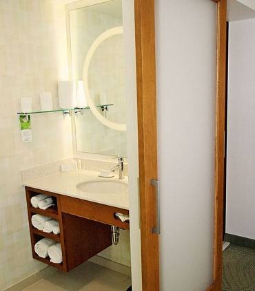 Imagen de la habitación del Hotel Springhill Suites By Marriott Cincinnati Midtown. Foto 6