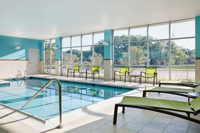 Imagen de la piscina del Hotel Springhill Suites By Marriott Cleveland Independence. Foto 20