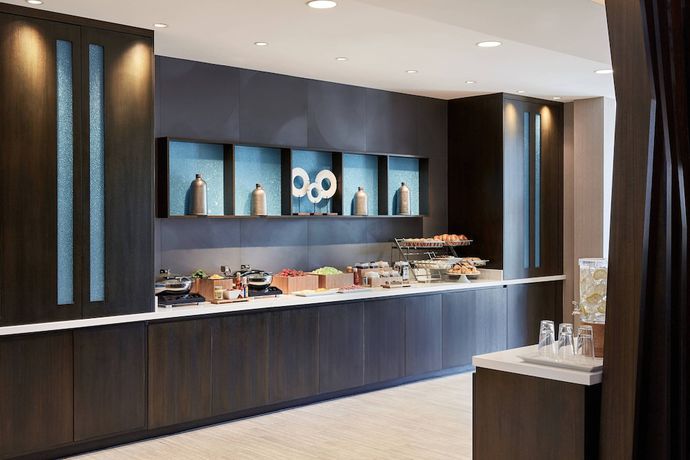 Imagen del bar/restaurante del Hotel Springhill Suites By Marriott Cleveland Independence. Foto 5