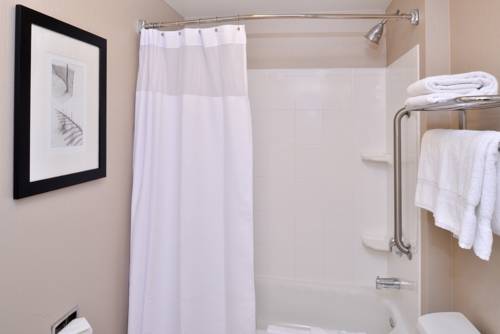 Imagen de la habitación del Hotel Springhill Suites By Marriott Corona Riverside. Foto 6