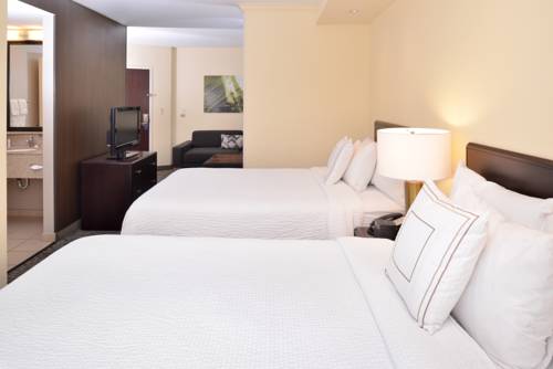 Imagen de la habitación del Hotel Springhill Suites By Marriott Corona Riverside. Foto 8