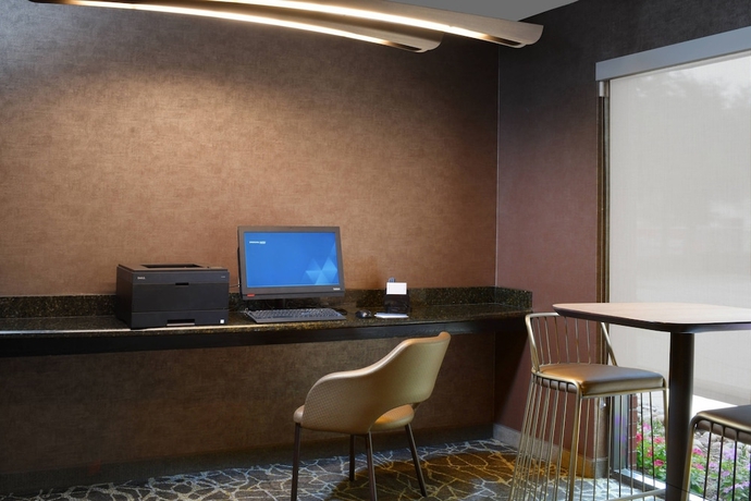 Imagen de los interiores del Hotel Springhill Suites By Marriott Dallas Addison/quorum Drive. Foto 18