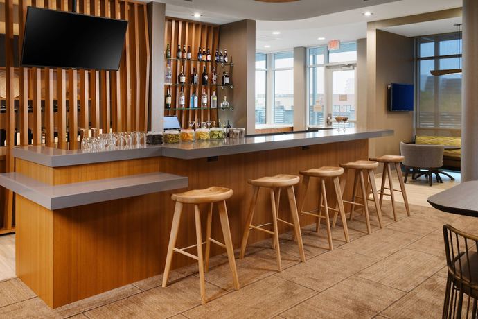 Imagen del bar/restaurante del Hotel Springhill Suites By Marriott Dallas Dfw Airport South/centreport. Foto 2