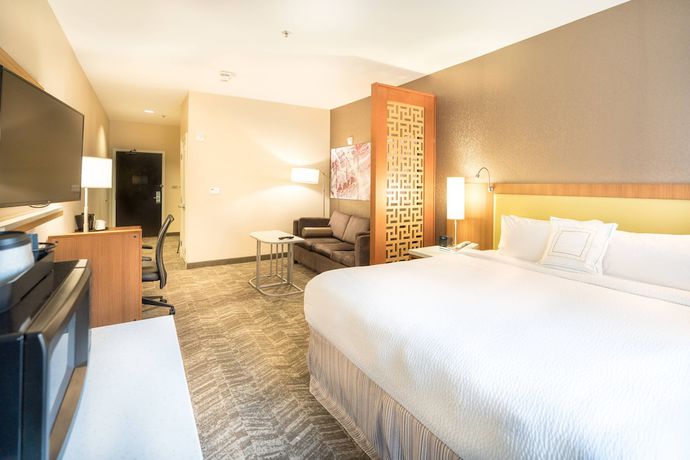 Imagen de la habitación del Hotel Springhill Suites By Marriott Denton. Foto 6