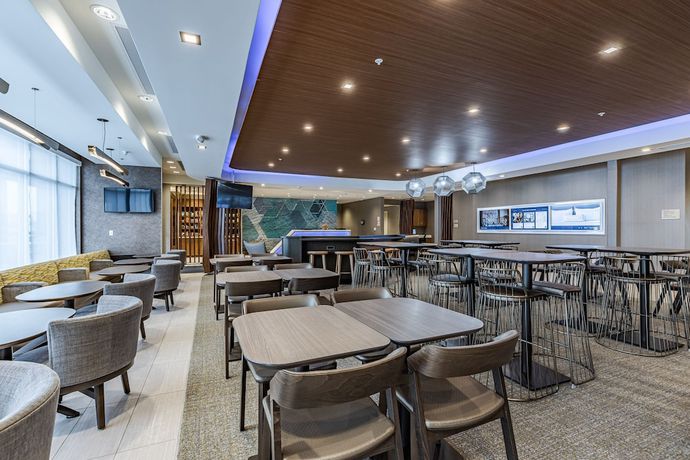Imagen del bar/restaurante del Hotel Springhill Suites By Marriott Detroit Sterling Heights. Foto 4