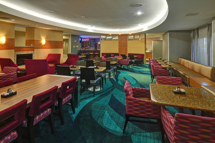 Imagen del bar/restaurante del Hotel Springhill Suites By Marriott Dfw Airport East/las Colinas Irving. Foto 6