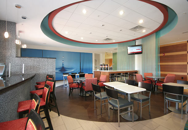 Imagen del bar/restaurante del Hotel Springhill Suites By Marriott Durham Chapel Hill. Foto 4
