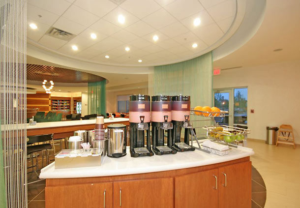 Imagen del bar/restaurante del Hotel Springhill Suites By Marriott Durham Chapel Hill. Foto 6