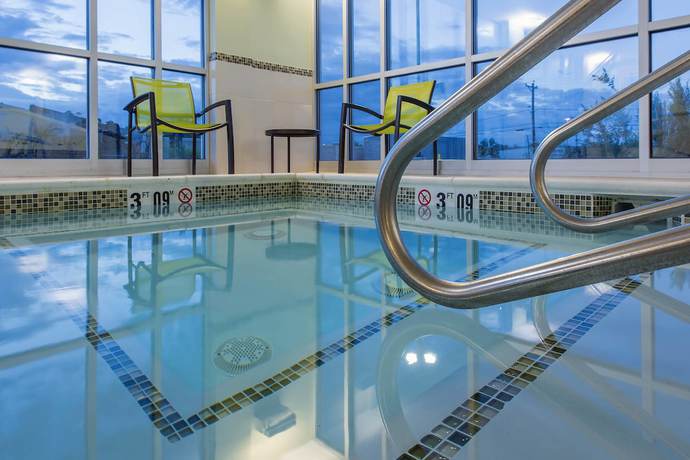 Imagen de la piscina del Hotel Springhill Suites By Marriott Gallup. Foto 13
