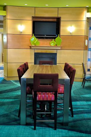 Imagen del bar/restaurante del Hotel Springhill Suites By Marriott Galveston Island. Foto 2