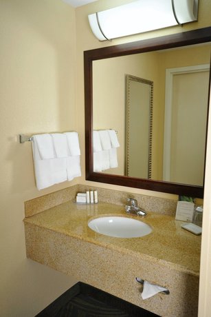 Imagen de la habitación del Hotel Springhill Suites By Marriott Galveston Island. Foto 6