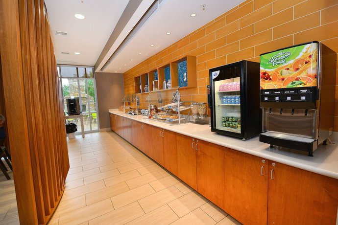 Imagen del bar/restaurante del Hotel Springhill Suites By Marriott Grand Forks. Foto 5