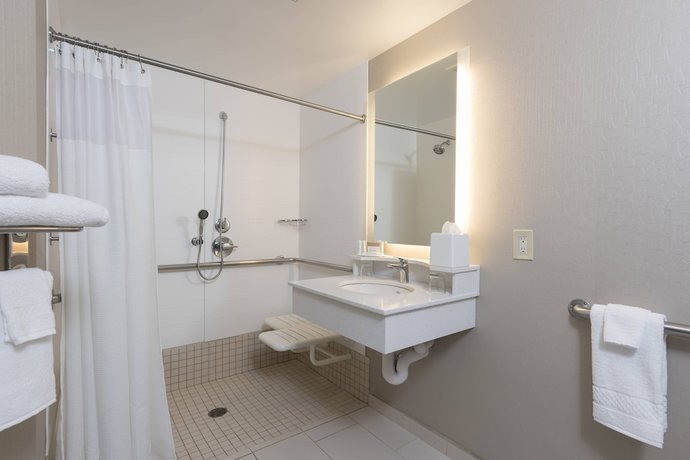 Imagen de la habitación del Hotel Springhill Suites By Marriott Grand Rapids North. Foto 7