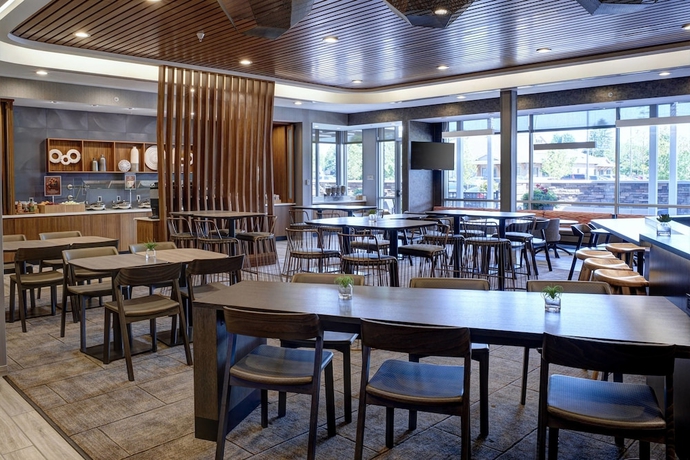 Imagen de los interiores del Hotel Springhill Suites By Marriott Grand Rapids West. Foto 18