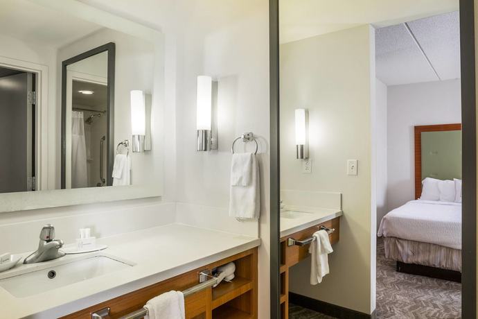 Imagen de la habitación del Hotel Springhill Suites By Marriott Hampton Coliseum. Foto 8