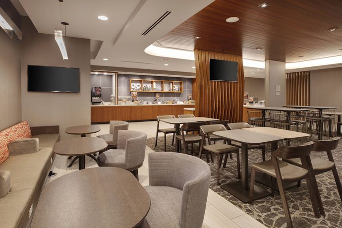 Imagen del bar/restaurante del Hotel Springhill Suites By Marriott Hampton Portsmouth. Foto 4