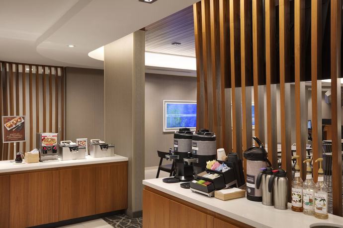 Imagen del bar/restaurante del Hotel Springhill Suites By Marriott Hampton Portsmouth. Foto 5