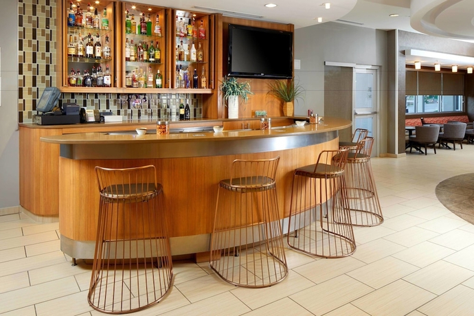 Imagen del bar/restaurante del Hotel Springhill Suites By Marriott Houston Nasa/webster. Foto 2