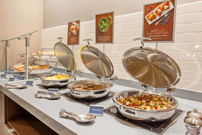 Imagen del bar/restaurante del Hotel Springhill Suites By Marriott Huntington Beach Ora. Foto 6