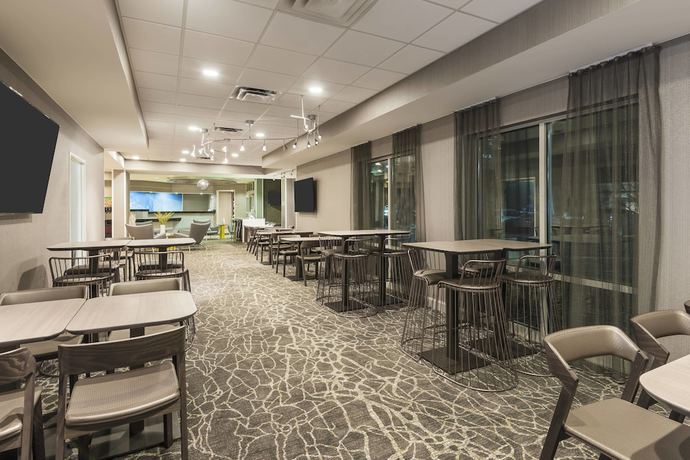 Imagen del bar/restaurante del Hotel Springhill Suites By Marriott Indianapolis Carmel. Foto 3