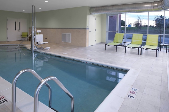 Imagen de la piscina del Hotel Springhill Suites By Marriott Kansas City Lenexa City Center. Foto 19