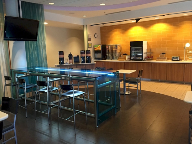 Imagen del bar/restaurante del Hotel Springhill Suites By Marriott Kingman Route 66. Foto 2