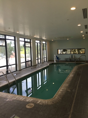 Imagen de la piscina del Hotel Springhill Suites By Marriott Kingman Route 66. Foto 10