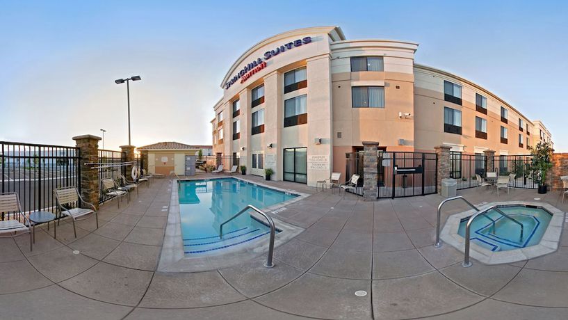 Imagen de la piscina del Hotel Springhill Suites By Marriott Lancaster Palmdale. Foto 20