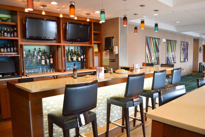Imagen del bar/restaurante del Hotel Springhill Suites By Marriott Lansing. Foto 2