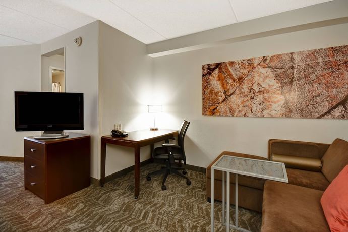 Imagen de la habitación del Hotel Springhill Suites By Marriott Louisville Airport. Foto 7