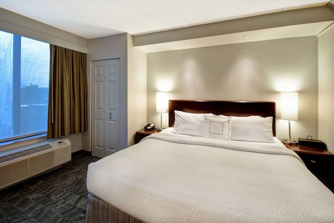 Imagen de la habitación del Hotel Springhill Suites By Marriott Louisville Airport. Foto 10
