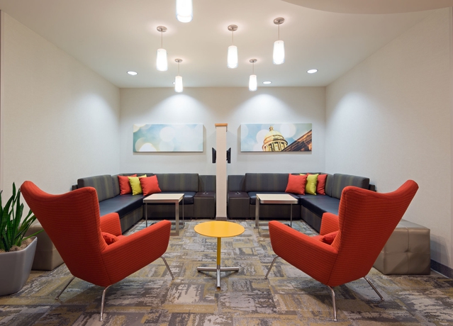 Imagen de los interiores del Hotel Springhill Suites By Marriott Louisville Downtown. Foto 10