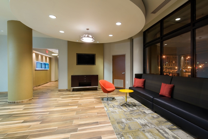 Imagen de los interiores del Hotel Springhill Suites By Marriott Louisville Downtown. Foto 11