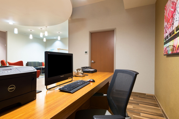 Imagen de los interiores del Hotel Springhill Suites By Marriott Louisville Downtown. Foto 14