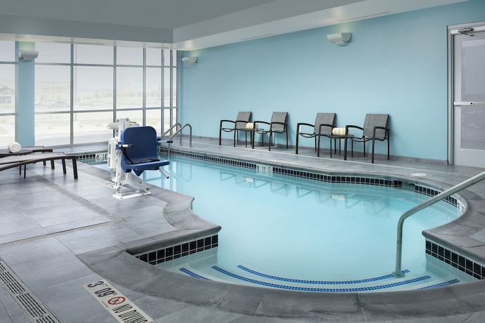 Imagen de la piscina del Hotel Springhill Suites By Marriott Loveland Fort Collins/windsor. Foto 20